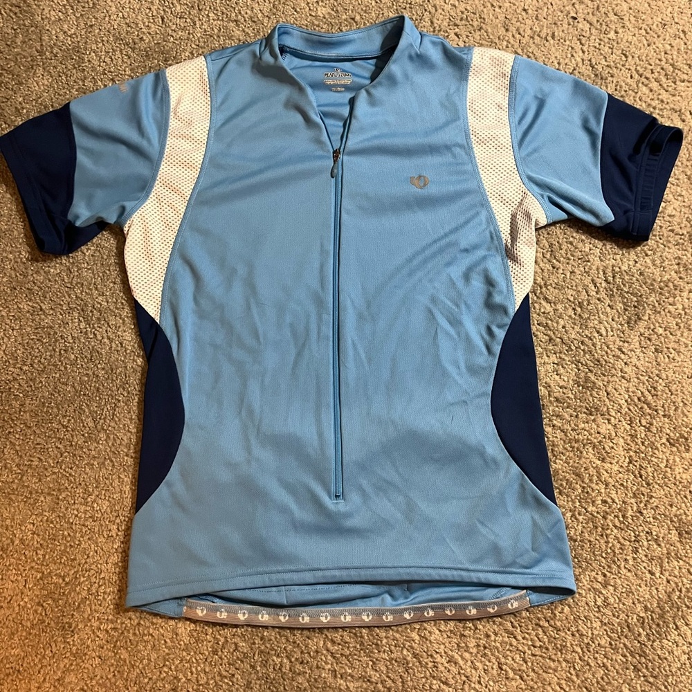 Pearl Izumi Men's Light Blue and Navy Cycling Tee size medium